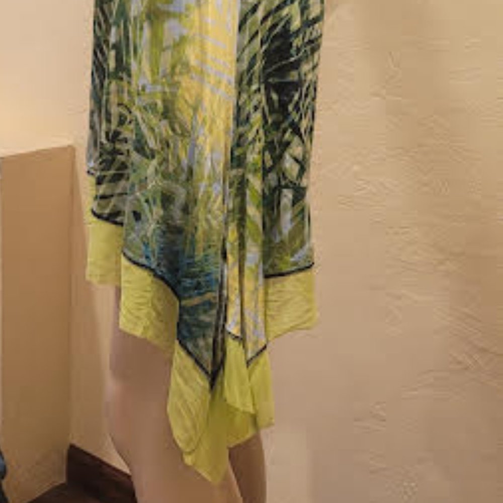 Cupio wome's sleeveless soft light weight striking tropical pattern - Small - Picture 8 of 8